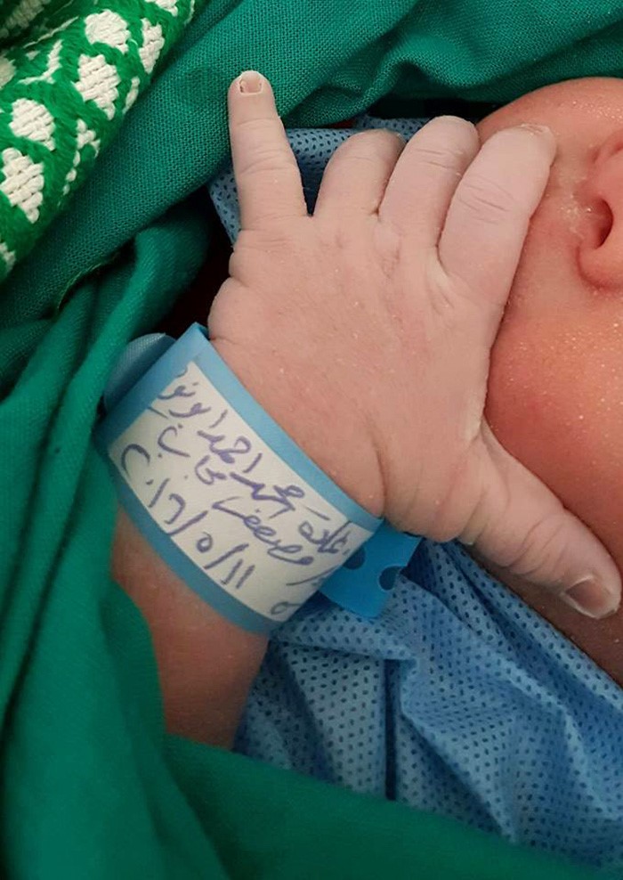 شاهد.. أول صورة لابن الراحل وائل نور والذي لم يسنح له القدر برؤيته 