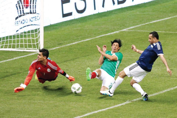 النجم السعودي سامي الجابر خلال المباراة