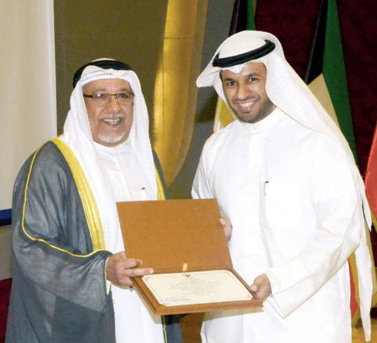 الجراح كرّم متقاعدي الديوان الأميري: شكراً على تحمّل المسؤولية وصون الأمانة 
