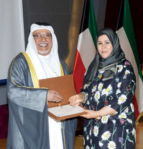 الجراح كرّم متقاعدي الديوان الأميري: شكراً على تحمّل المسؤولية وصون الأمانة 