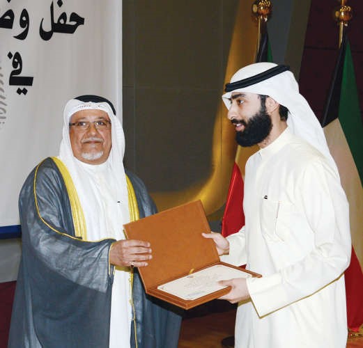 الجراح كرّم متقاعدي الديوان الأميري: شكراً على تحمّل المسؤولية وصون الأمانة 