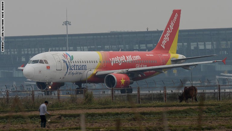 وفي يونيوحزيران الماضي هبطت طائرة تابعة لخطوط VietJet متوجهة من هانوي بفيتنام الى مطار كام رانه في دا لات الواقع على بعد 140 كيلومترا