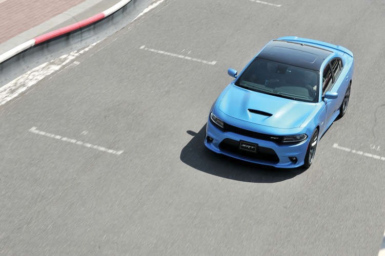 دودج تشارجر SRT 392
