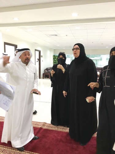 صلاح الشيخ يتفقد وحدة اشبيلية للرعاية الاسرية