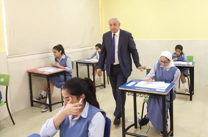 جانب من جولة الوزير العيسى في احدى لجان الطالبات﻿