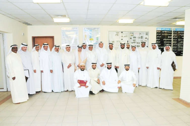 احمد الهزيم متوسطا المكرمين خلال الاحتفال﻿
