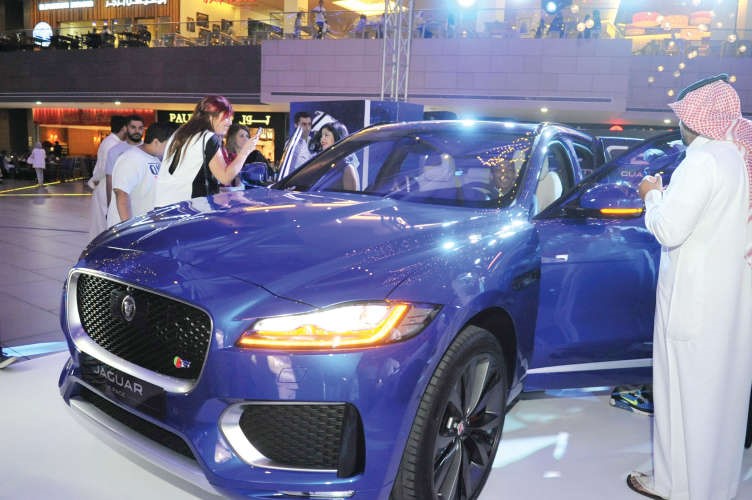 «الزياني» تكشف عن جاكوار F-PACE الجديدة كلياً
