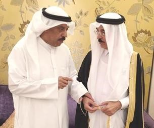 حديث ودي بين الكواري والزميل جاسم التنيب﻿