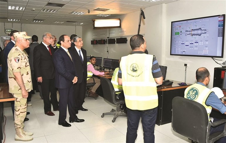 الرئيس عبدالفتاح السيسي خلال افتتاح محطة كهرباء غرب اسيوط الجديدة بقدرة 1000 ميغاواط﻿