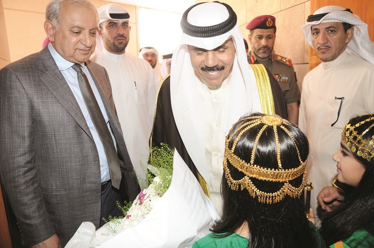 باقة من الورود لسمو ولي العهد الشيخ نواف الاحمد﻿