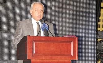 دبدر العيسى متحدثا في الحفل﻿