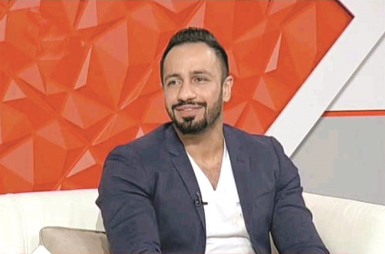 محسن الموسوي ...تميز بطرحه فنال عشق المتابعين