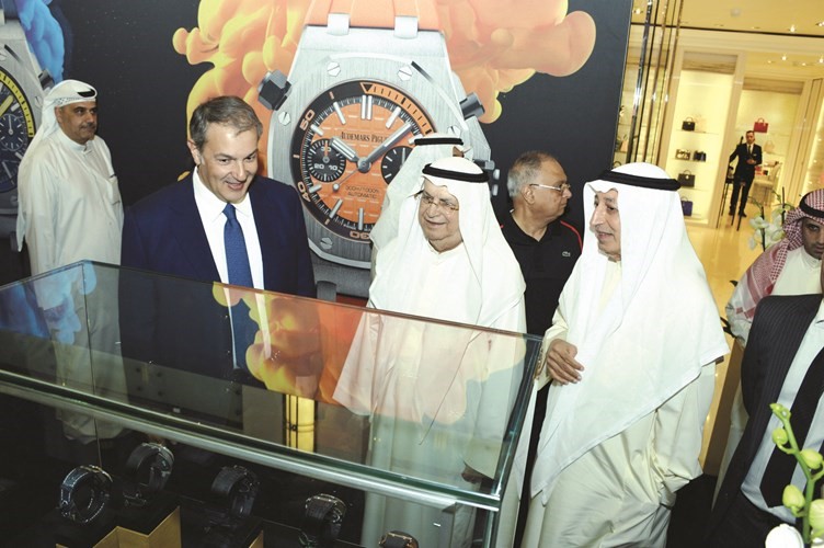 أوديمار بيغه تُطلق ساعة ROYAL OAK OFFSHORE DIVER كرونوغراف في صالة العرض الجديدة بمجمع الصالحية