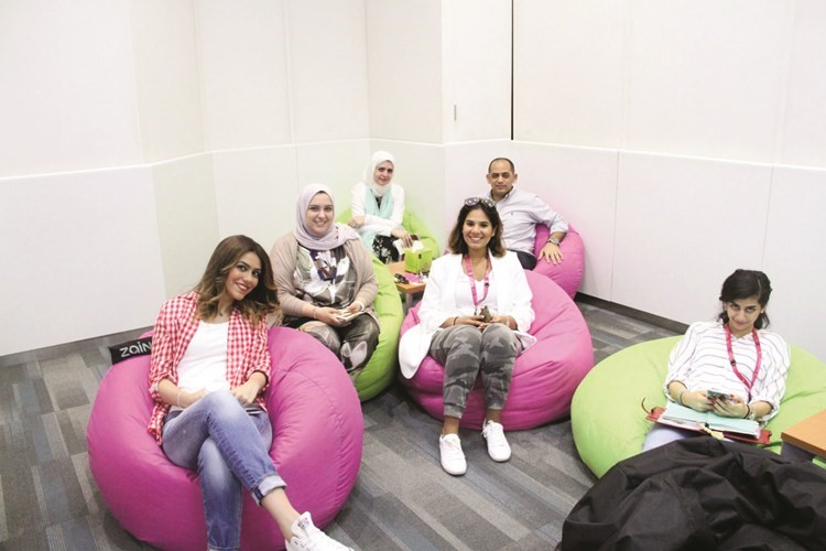 فريق زين يتابع الدورة