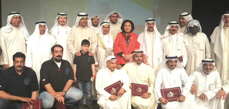 م علي اليوحة متوسطا المشاركين في الاحتفال بيوم المتاحف العالمي 