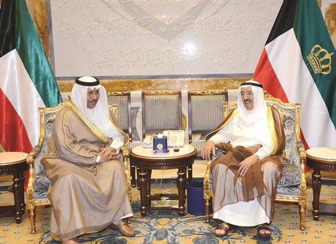 صاحب السمو الامير الشيخ صباح الاحمد مستقبلا سمو رئيس الوزراء الشيخ جابر المبارك