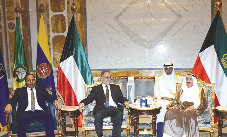 صاحب السمو الامير خلال لقائه عبدالملك المخلافي