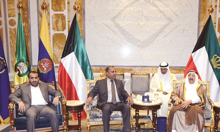 صاحب السمو الامير مستقبلا رئيس وفد المؤتمر الشعبي العام عارف الزوكا ورئيس وفد انصار الله محمد فليته