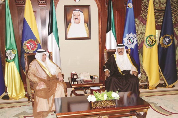 سمو ولي العهد الشيخ نواف الاحمد مستقبلا الشيخ خالد الجراح ﻿