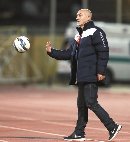 المدرب انطونيو ميراندا ترك خيطان بسبب المقابل المادي	 الازرقكوم﻿
