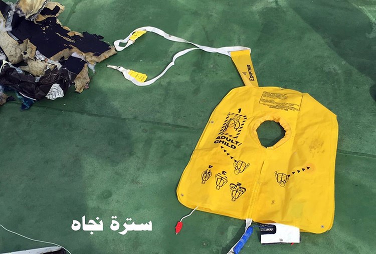 لغز الطائرة المصرية.. بانتظار الصندوق الأسود