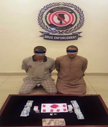 الوافدان اللذان يتاجران في الحبوب﻿