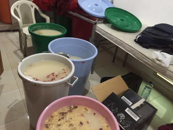 براميل الخمور المحلية المضبوطة بالجليب﻿