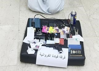 الشنطة المضبوطة بحوزة المواطن المشتبه به﻿
