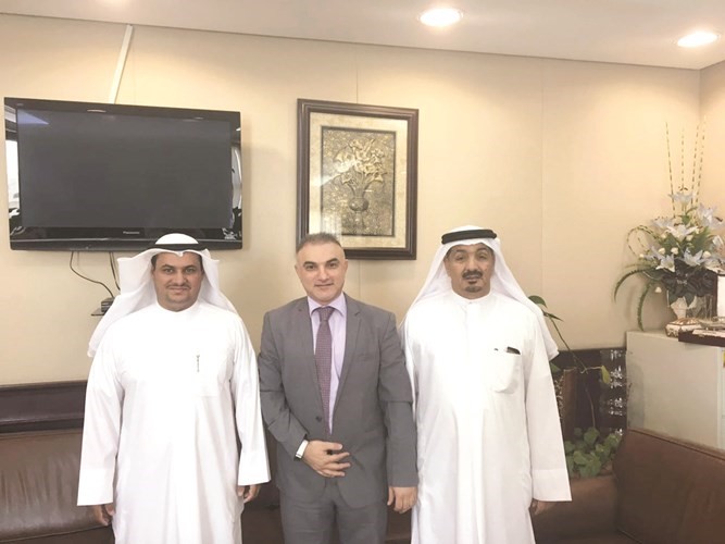 عبدالكريم تقي يتوسط الوطري والبغيلي