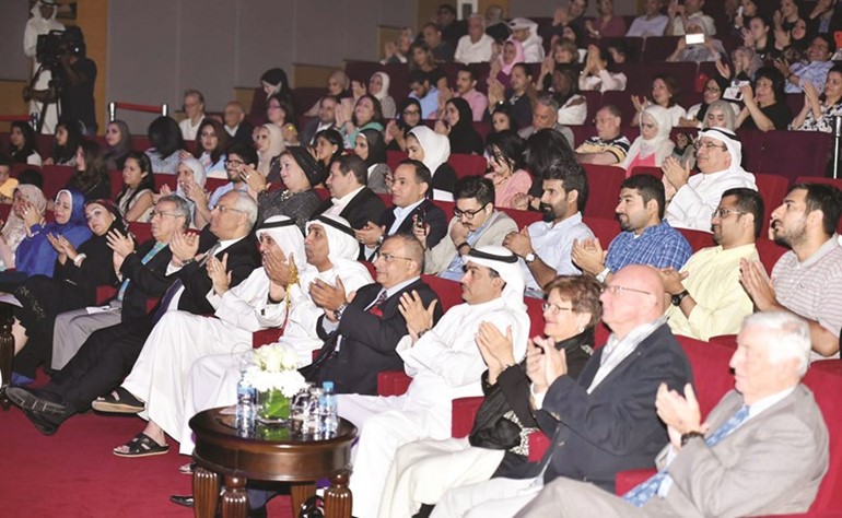 حضور كبير في مسرح عبدالحسين عبدالرضا﻿