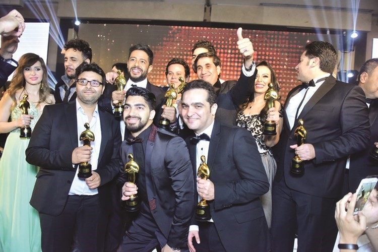 حماقي وعدد من الفنانين الفائزين في ميما 2016 	شريف عبد ربه﻿