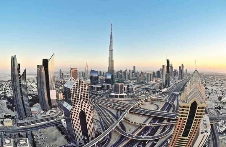 انتعاش قوي ينتظر دول الخليج في 2018 مع توقعات بارتفاع اسعار النفط الى 60 دولارا