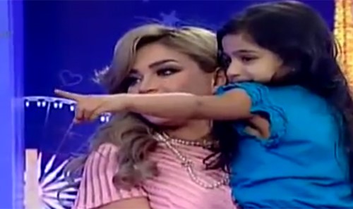 بالفيديو.. نهى نبيل تفاجأ بابنتها في أولى حلقات برنامجها الجديد : نتفاهم بعد الحلقة 