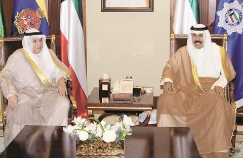 سمو نائب الامير وولي العهد الشيخ نواف الاحمد مستقبلا الشيخ خالد الجراح