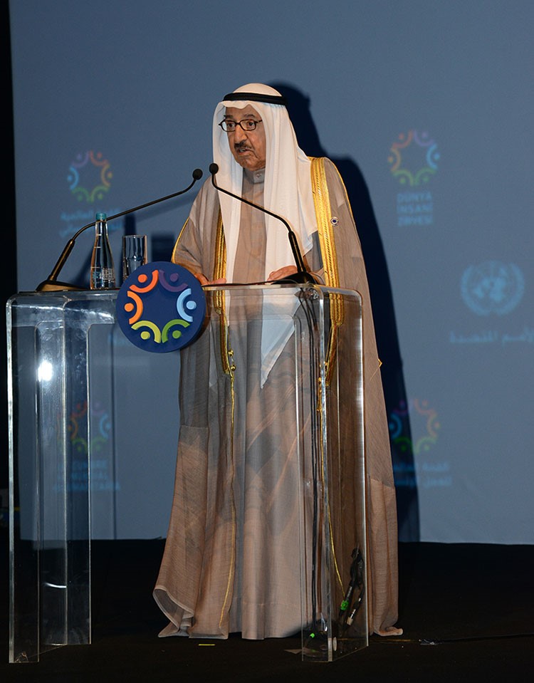 الامير خلال القائه كلمته