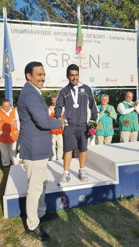 دعيج العتيبي يهنئ الرامي البطل خالد المضف 