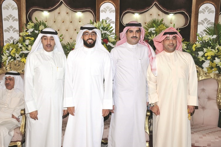 عبدالعزيز البناي وعبدالوهاب العميري وطلال العنزي يهنئون
