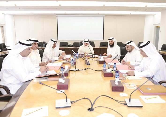 رئيس مجلس الامة مرزوق الغانم مترئسا اجتماع مكتب المجلس امس