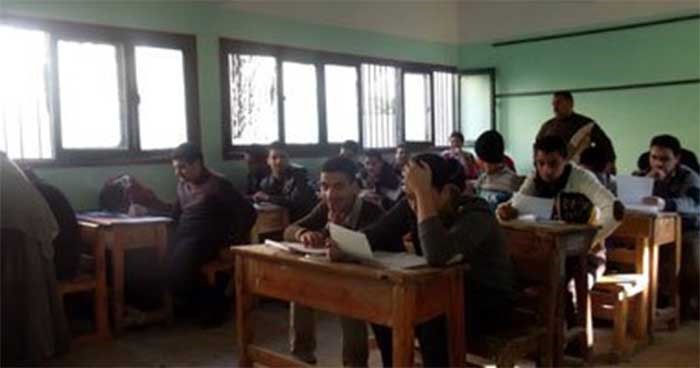 بالصور ..بعد عبارة "أمي ماتت" ..طالب يجيب في الإمتحان بأغنية "آه لو لعبت يازهر" ويشعل مواقع التواصل !
