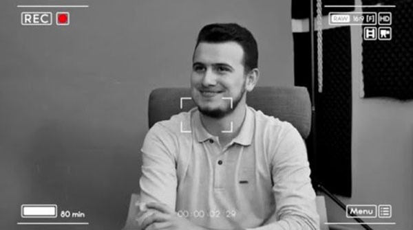 بالفيديو..شاب تركي يقلد مشاهير القراء بصوت شجي من بينهم السديس والمعيقلي