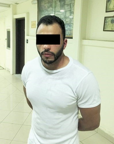 المتهم بعد ضبطه﻿