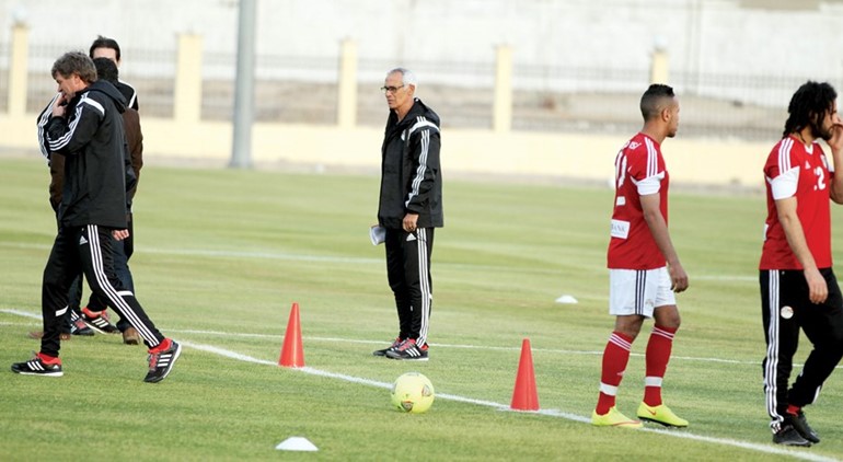 مدرب مصر كوبر اعاد فتحي الى التشكيلة 