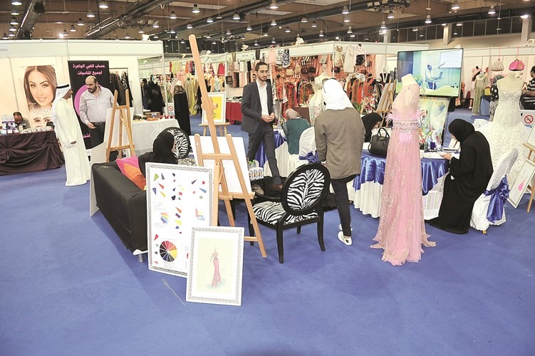 تعليم فنون الرسماحمد علي﻿