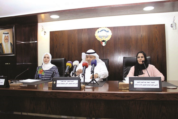 د خالد مهدي وهيفاء المضف وشروق المتروك﻿