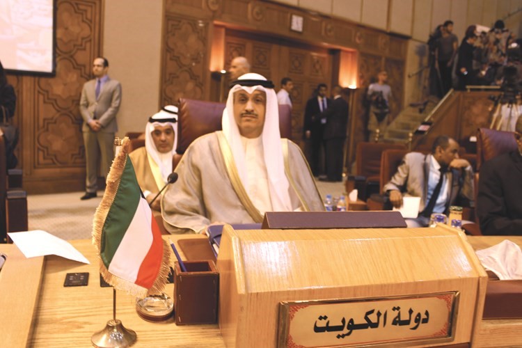 طارق المزرم مترئسا وفد الكويت