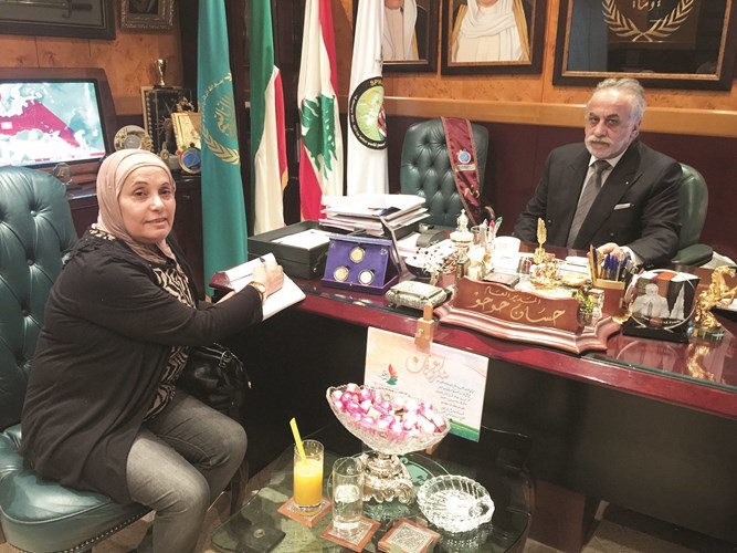 الحاج حسان حوحو متحدثا الى الزميلة بشرى شعبان﻿
