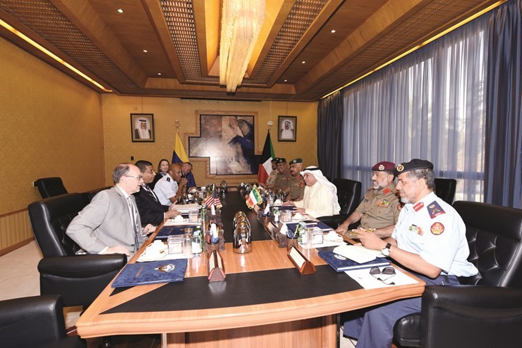 الشيخ خالد الجراح مستقبلا مساعد وزير خارجية الولايات المتحدة الاميركية لمراقبة التسلح والتحقق والامتثال فرانك روز﻿