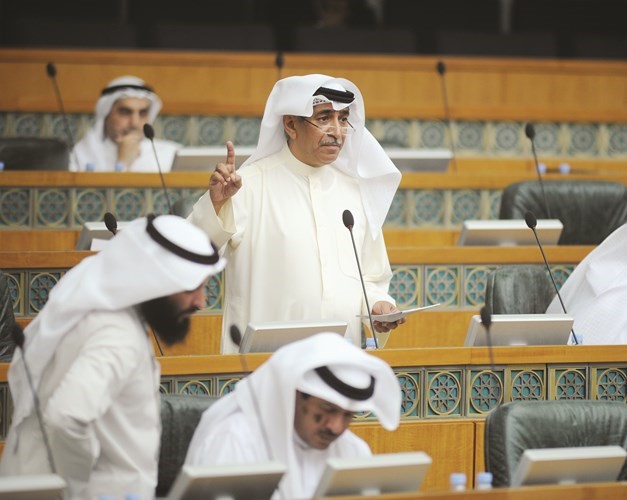 م عادل الخرافي متحدثا ﻿