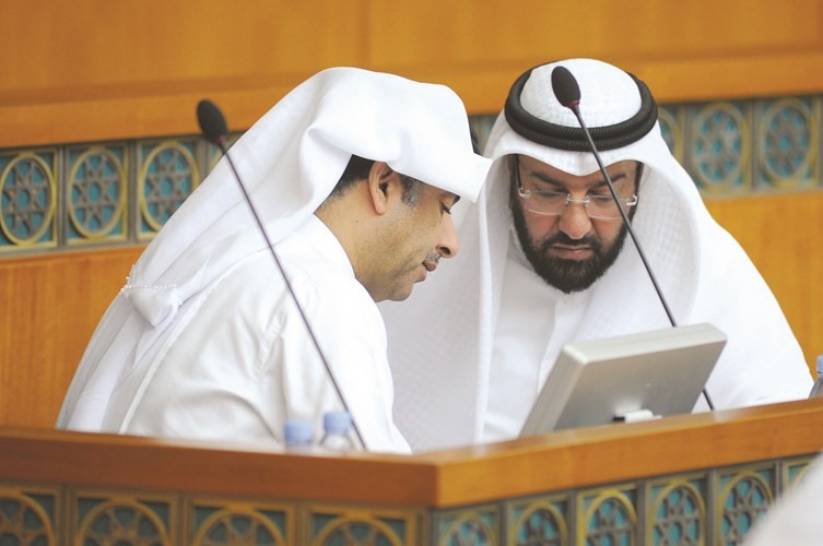 د علي العمير ود عودة الرويعي﻿