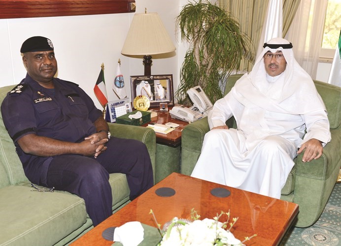  الشيخ فواز الخالد مستقبلا العميد عبدالله الملا 